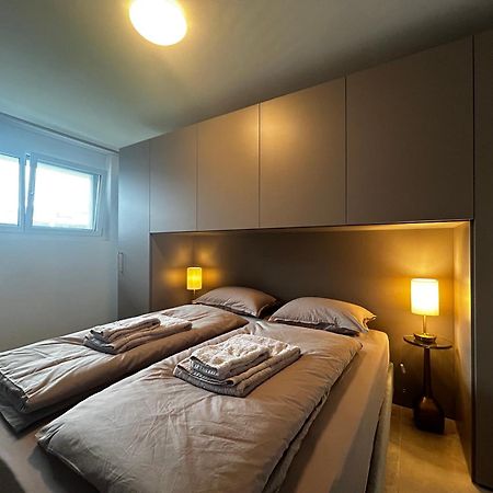 Family Apartment, Near The Beach Whit Private Park 洛迦诺 外观 照片