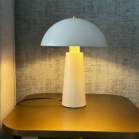 Family Apartment, Near The Beach Whit Private Park 洛迦诺 外观 照片