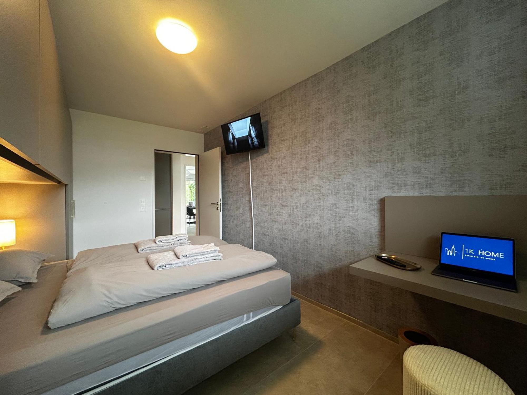 Family Apartment, Near The Beach Whit Private Park 洛迦诺 外观 照片