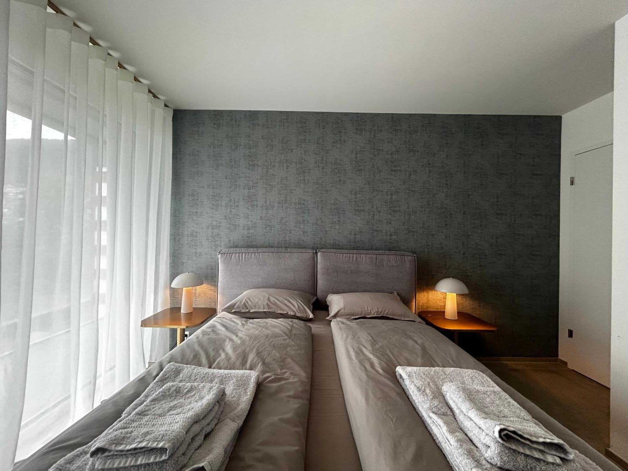 Family Apartment, Near The Beach Whit Private Park 洛迦诺 外观 照片
