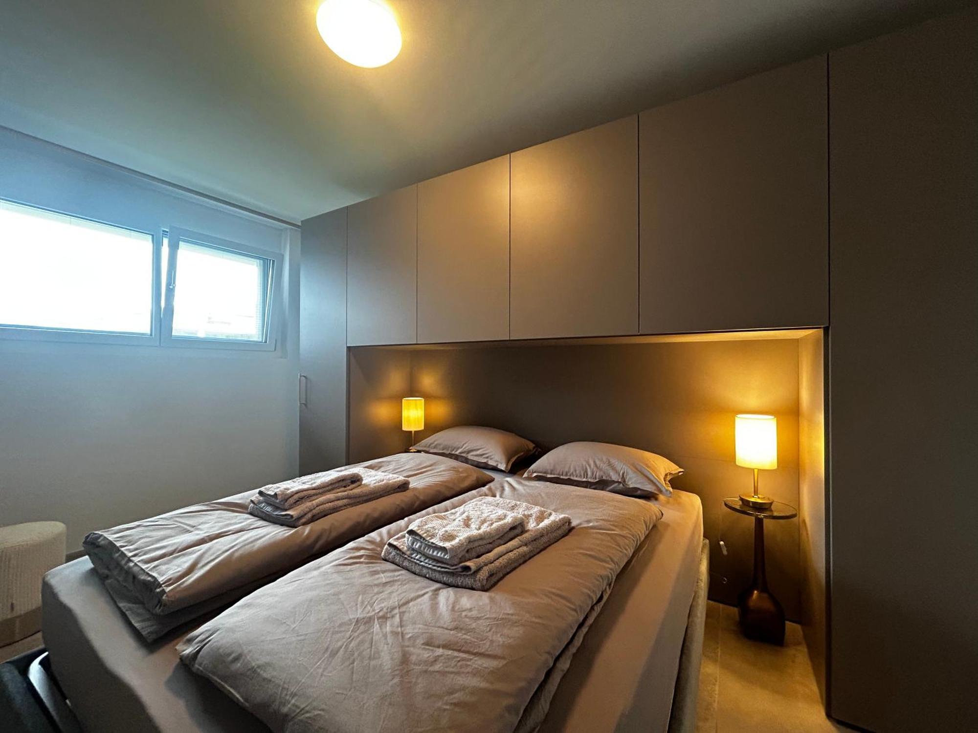 Family Apartment, Near The Beach Whit Private Park 洛迦诺 外观 照片