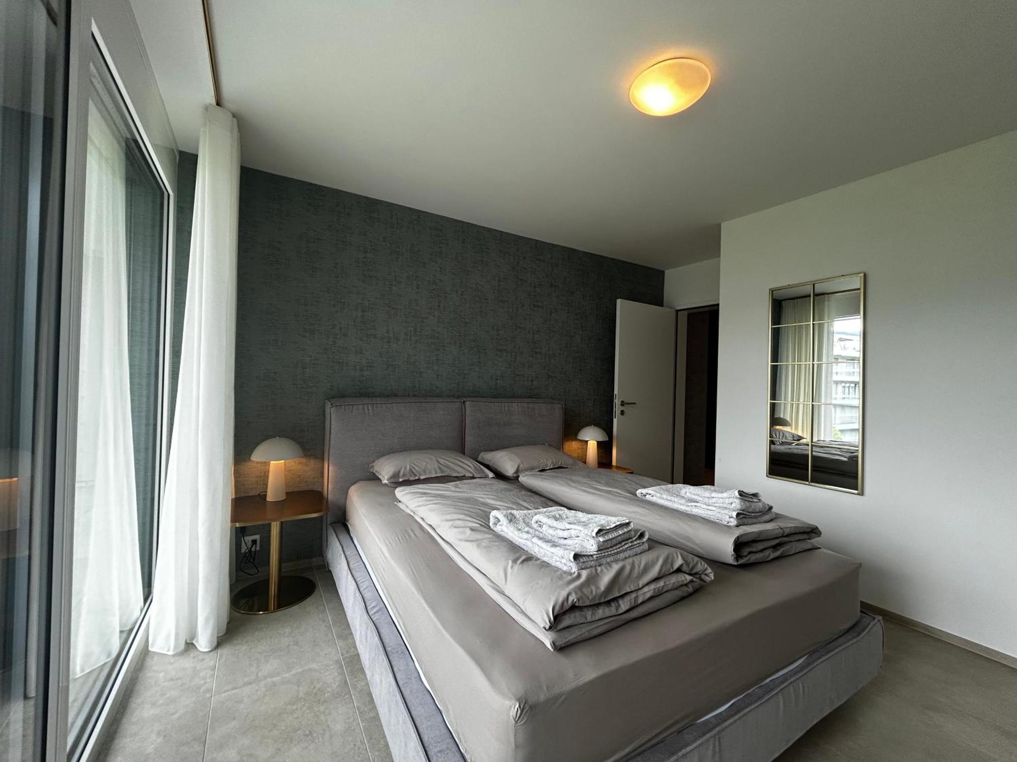Family Apartment, Near The Beach Whit Private Park 洛迦诺 外观 照片